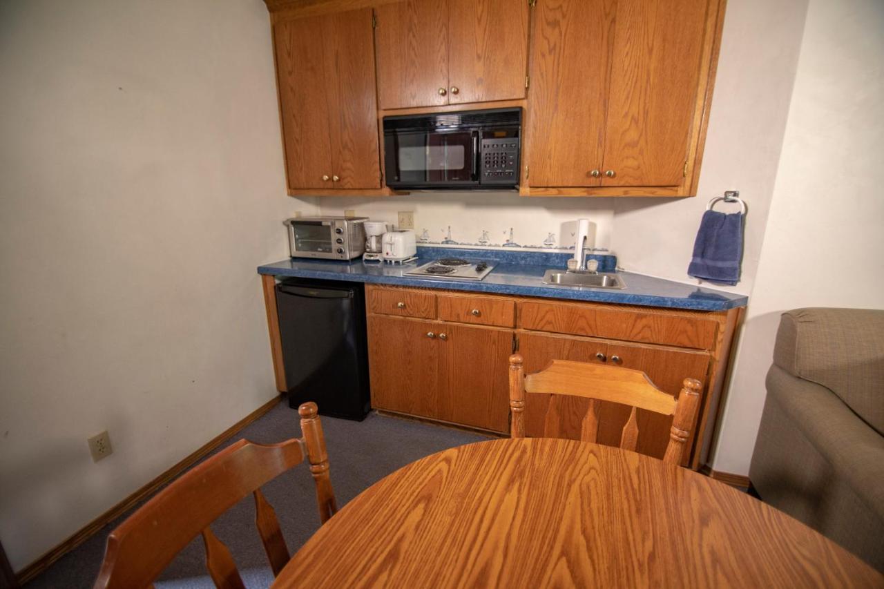 Ridges Inn & Suites بايليز هاربور المظهر الخارجي الصورة